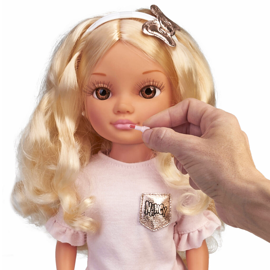 Nancy Make Up