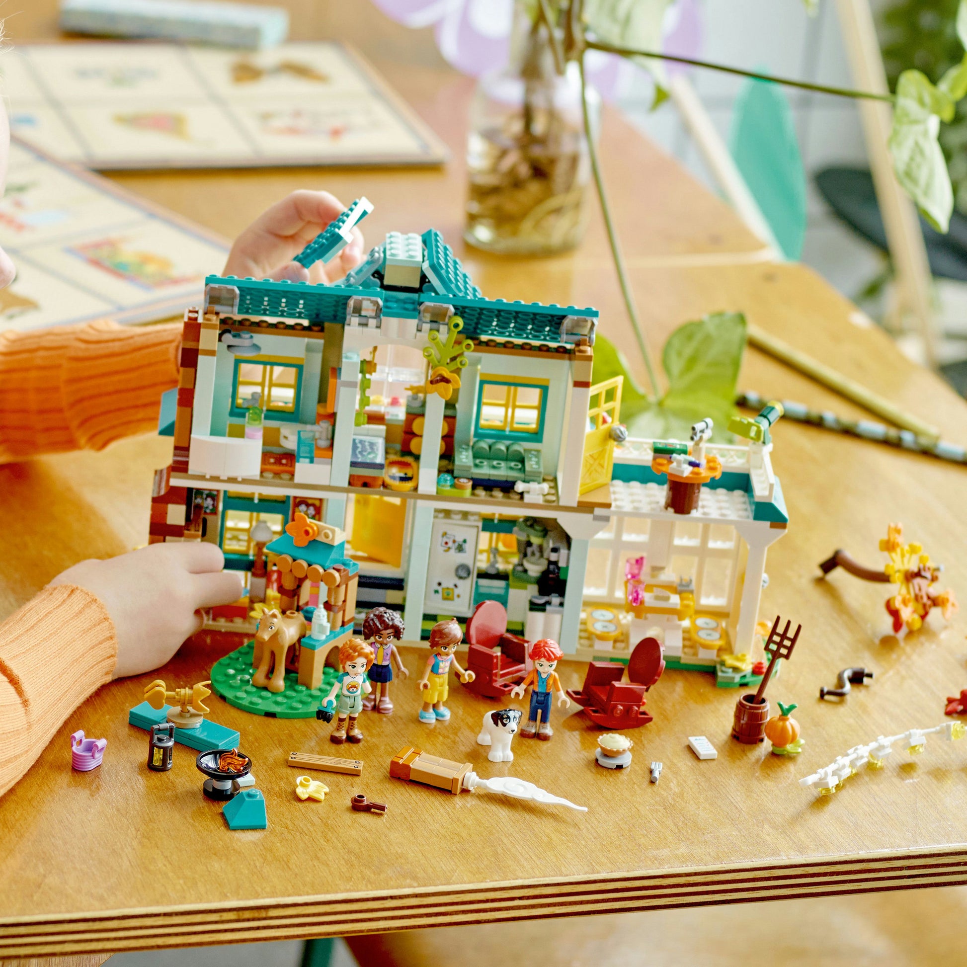 مجموعة منزل أوتن 41730 من LEGO® Friends (853 قطعة)