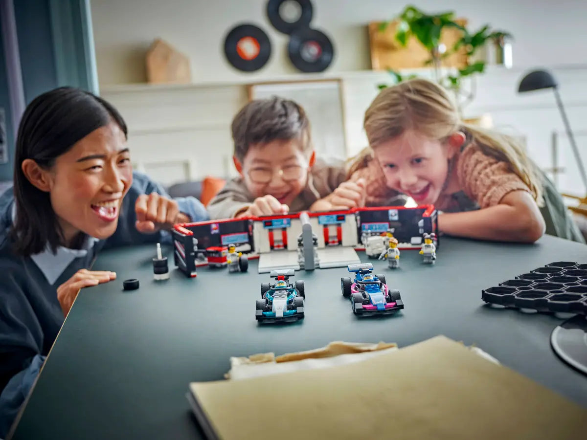 LEGO 60444 F1® Garage & Mercedes-AMG