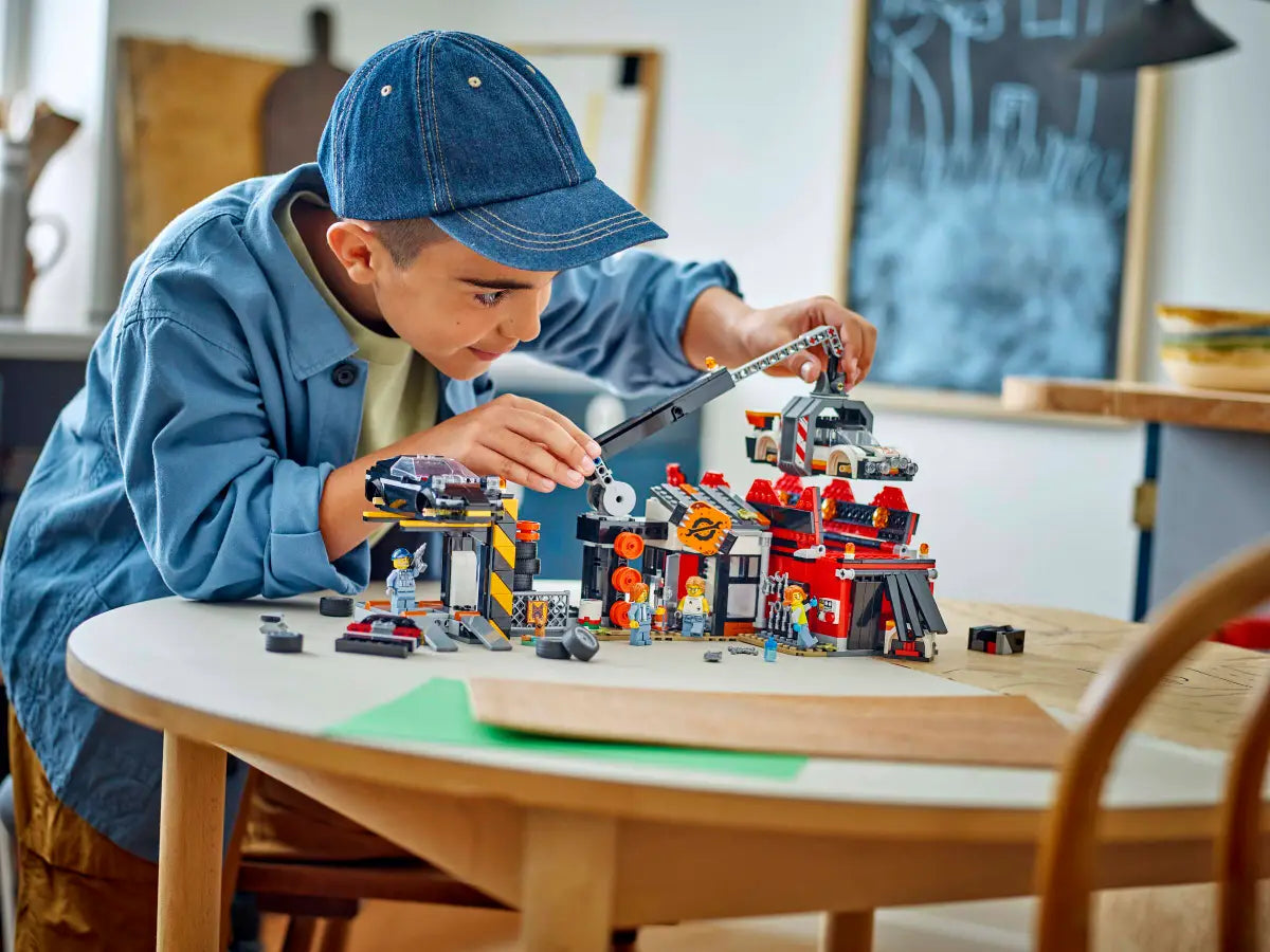 LEGO 60472 Scrapyard with Cars
