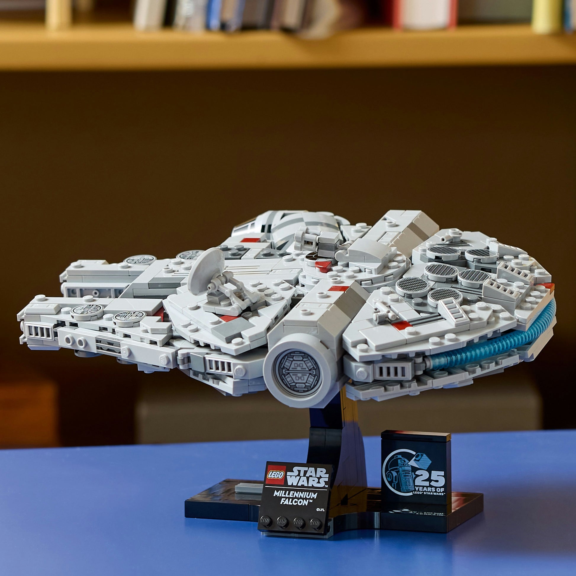 مجموعة ميلينيوم فالكون™ 75375 من ™LEGO® Star Wars