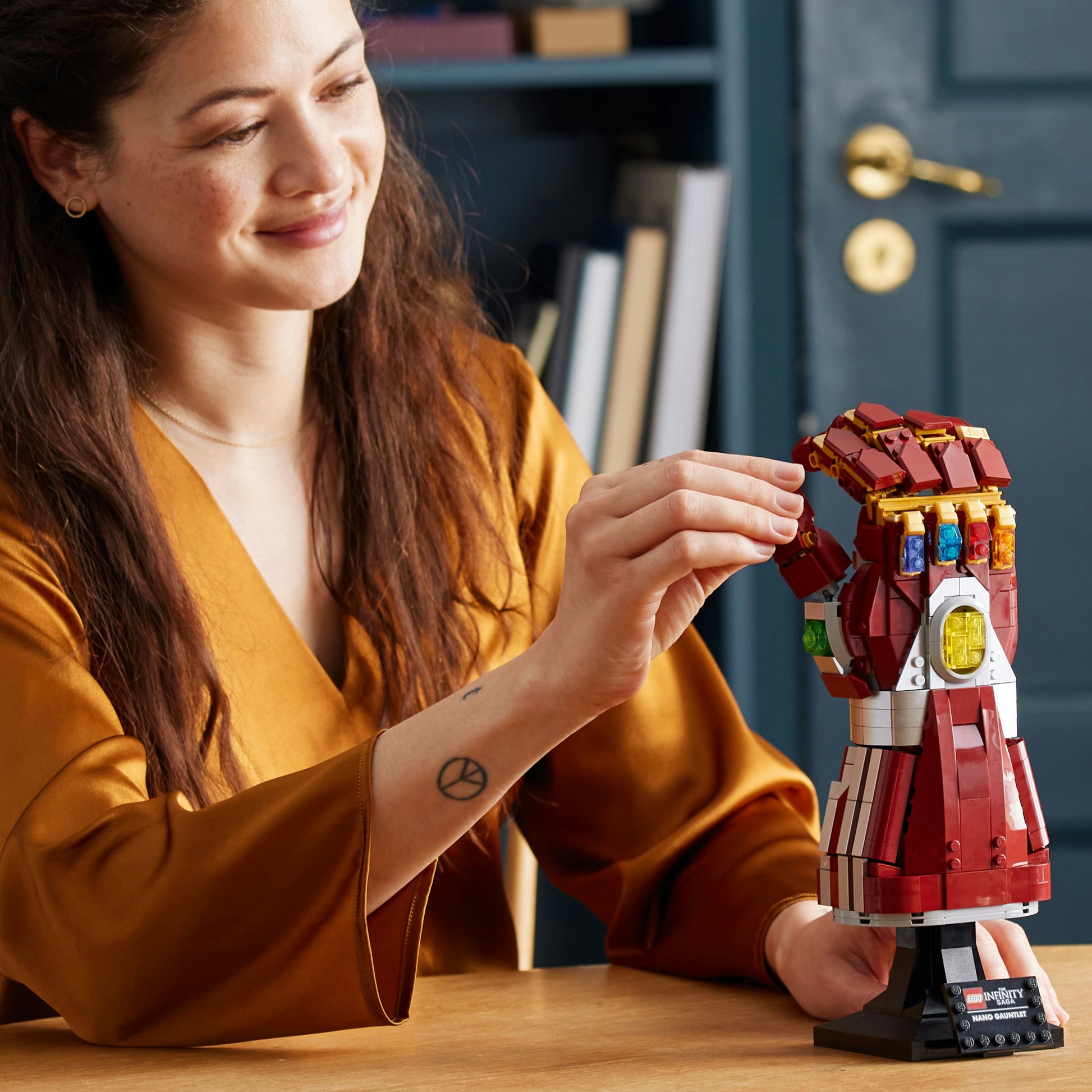 مجموعة  قفاز النانو 76223 من LEGO® Marvel (680 قطعة)