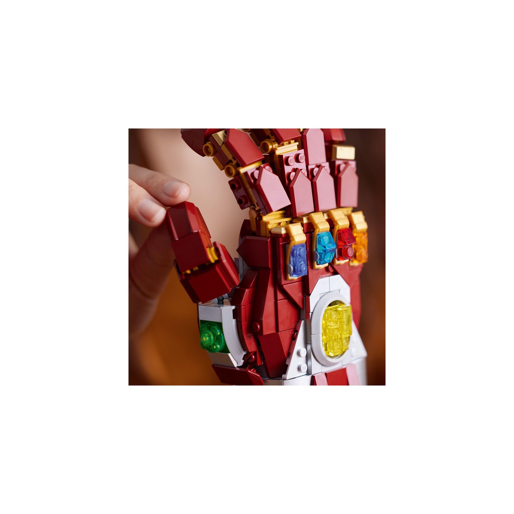 مجموعة  قفاز النانو 76223 من LEGO® Marvel (680 قطعة)