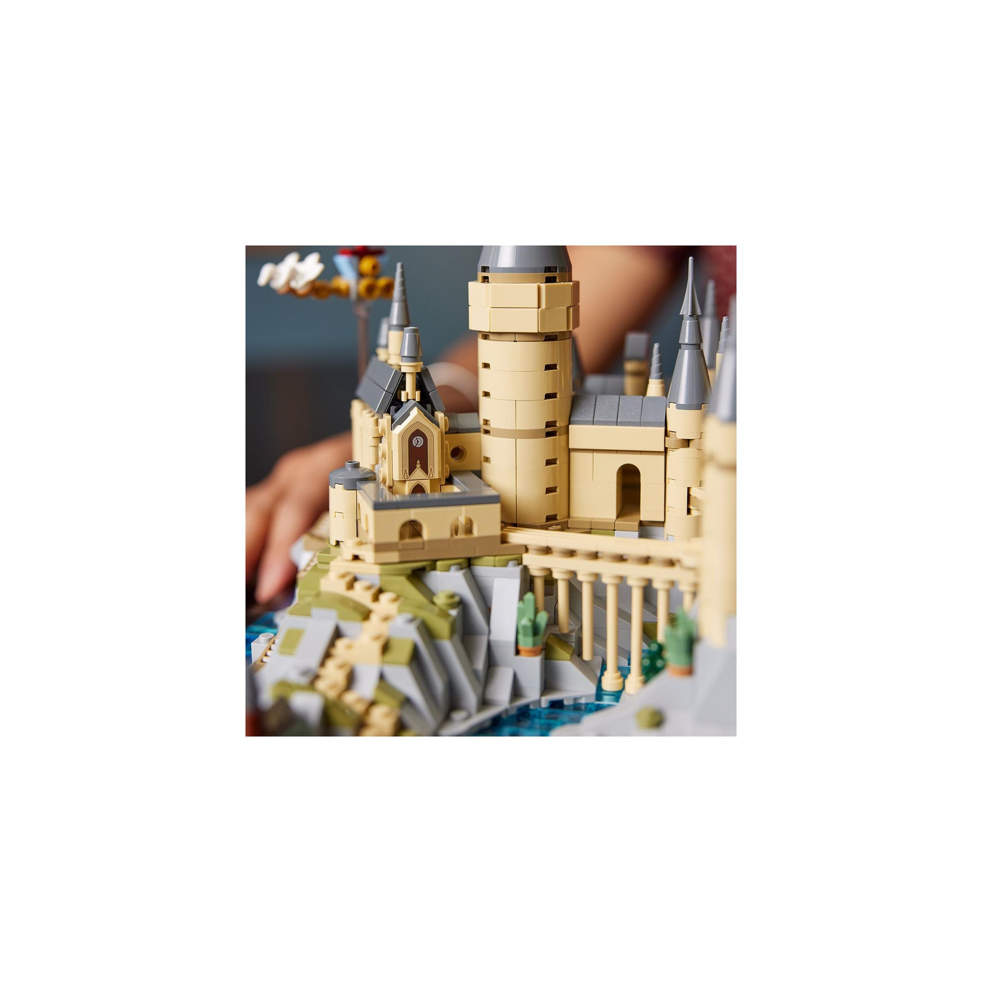 مجموعة بناء قلعة هوغوارتس™ وأراضيها 76419 من LEGO® Harry Potter™‍‌‎ (2660 قطعة)