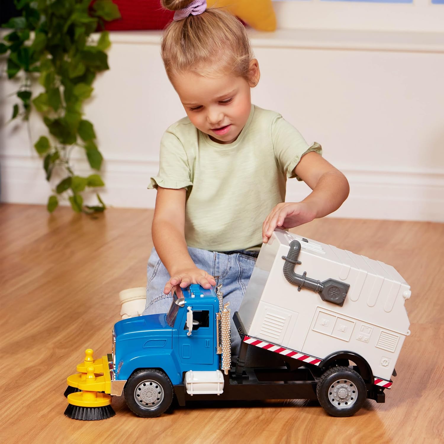 Driven Cleaning Truck
